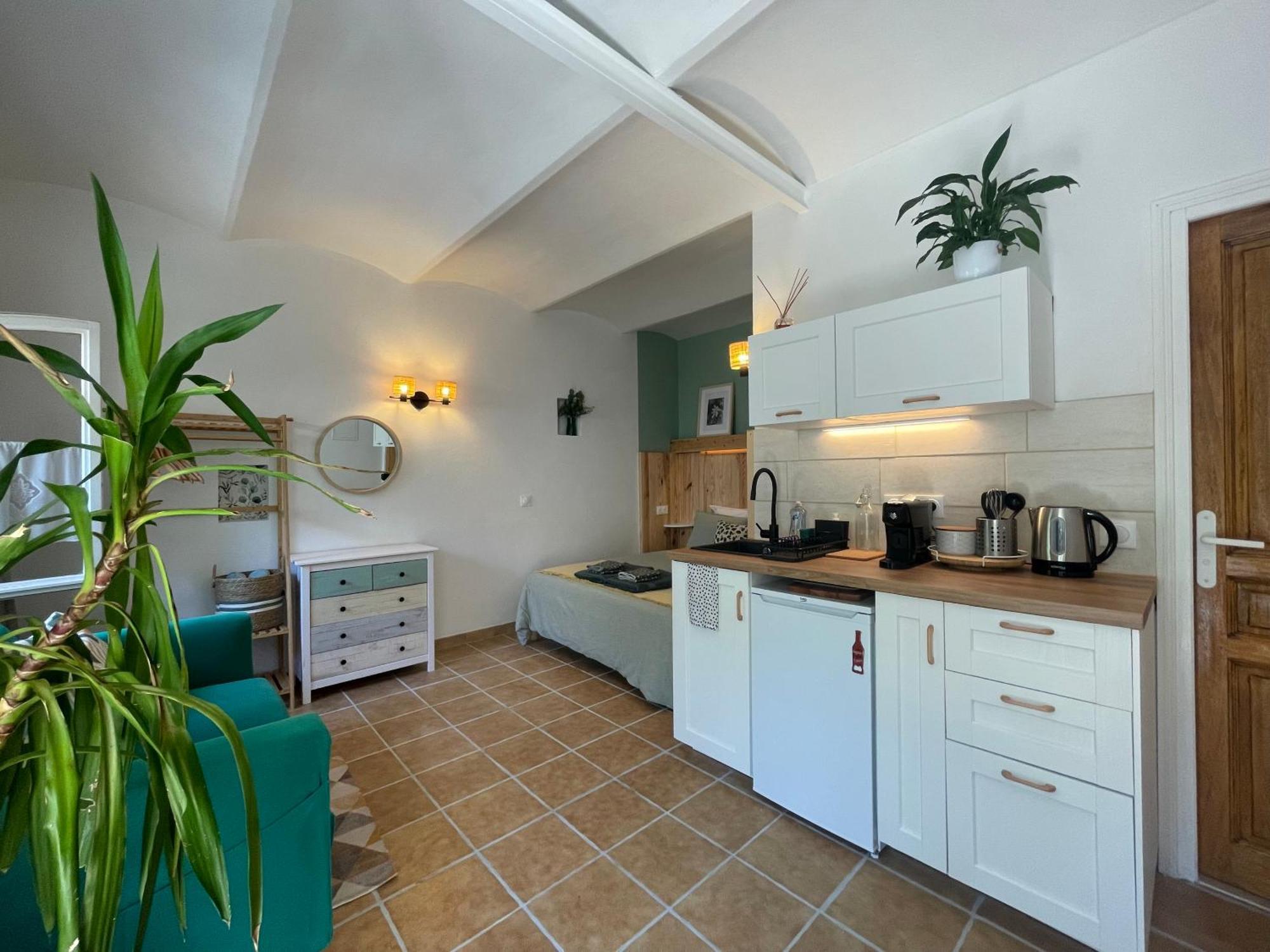 Cosy Studio - Place Du Figuier Bormes-les-Mimosas Bagian luar foto